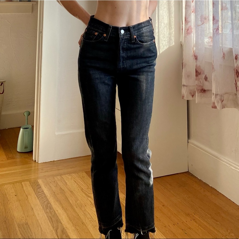 Black Levi’s Straight Jeans - W27 L26